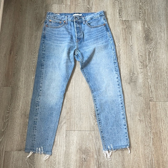 Levi's Womens Wedgie Jeans High Rise Ankle Length Fray Raw Hem Size 31 blue - Picture 5 of 8